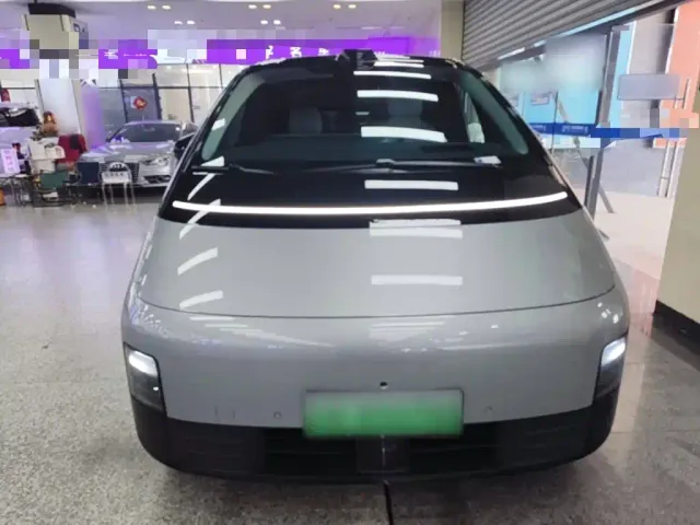 Li Auto MEGA — Фото автомобиля 2
