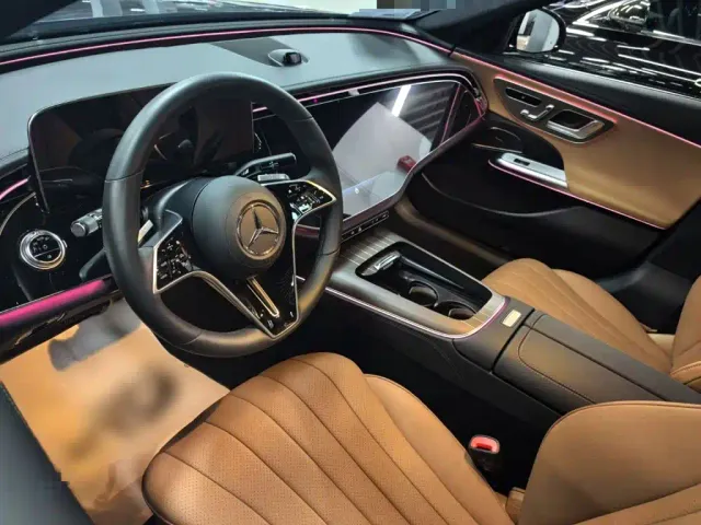 Mercedes-Benz E-Class — Фото автомобиля 8