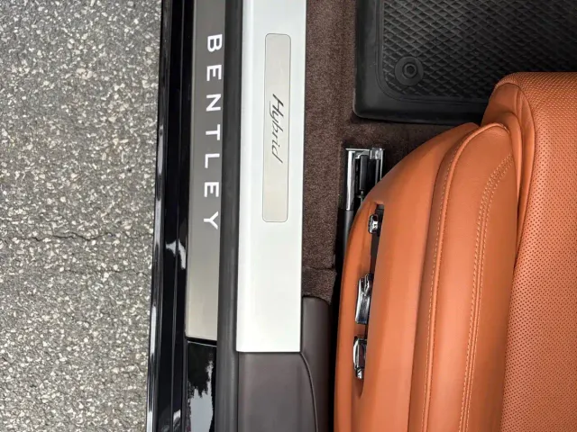 Bentley Flying Spur — Фото автомобиля 19