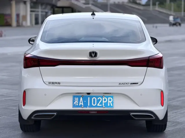 Changan Eado — Фото автомобиля 5