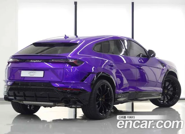 Lamborghini Urus — Фото автомобиля 3