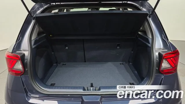 Hyundai Venue — Фото автомобиля 29