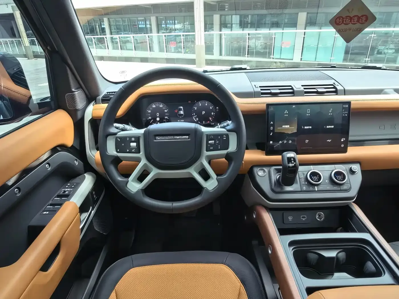 Land Rover Land Rover Defender 2024 110 3.0T P400 X-DYNAMIC HSE — Фото автомобиля 13