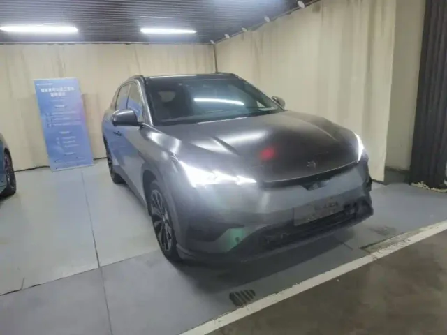 Arcfox Alpha T5 — Фото автомобиля 3