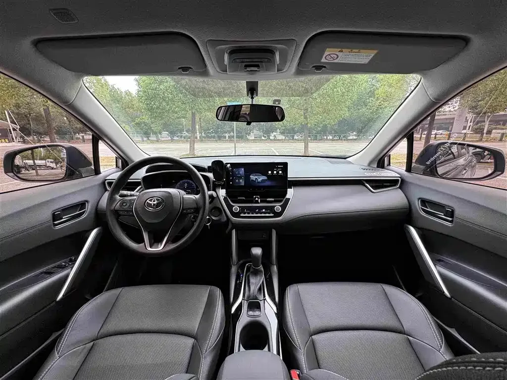 Toyota Frontlander 2024 2.0L CVT Elite Plus Edition — Фото автомобиля 16