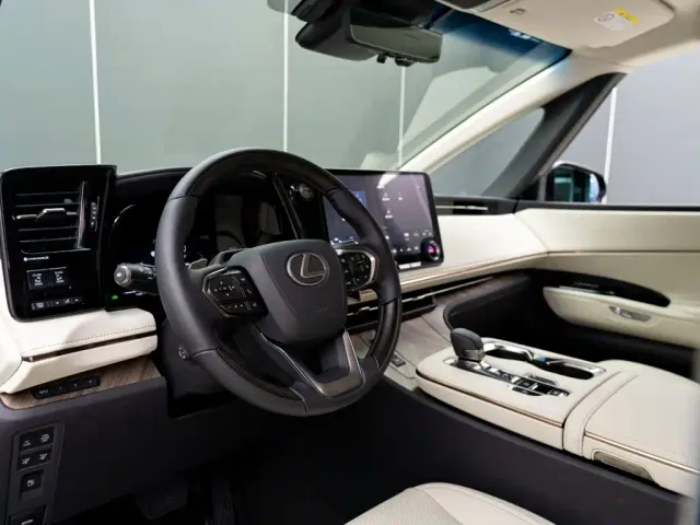 Lexus LM — Фото автомобиля 10