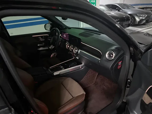 Mercedes-Benz GLB AMG — Фото автомобиля 10
