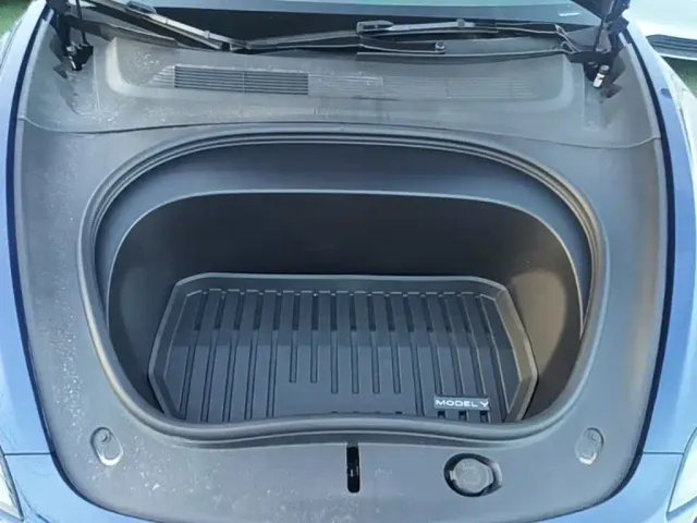 Tesla Model 3 — Фото автомобиля 19