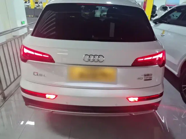 Audi Q5L — Фото автомобиля 5