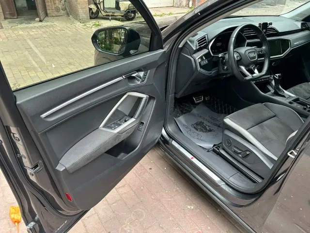 Audi Q3 — Фото автомобиля 9