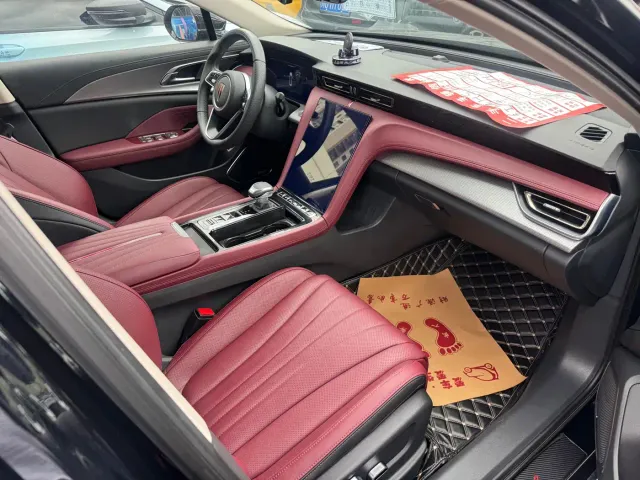 Hongqi H5 — Фото автомобиля 12