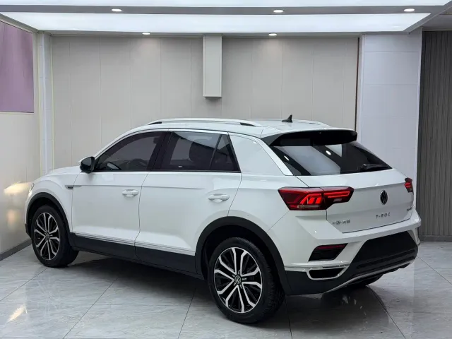 Volkswagen T-Roc — Фото автомобиля 6