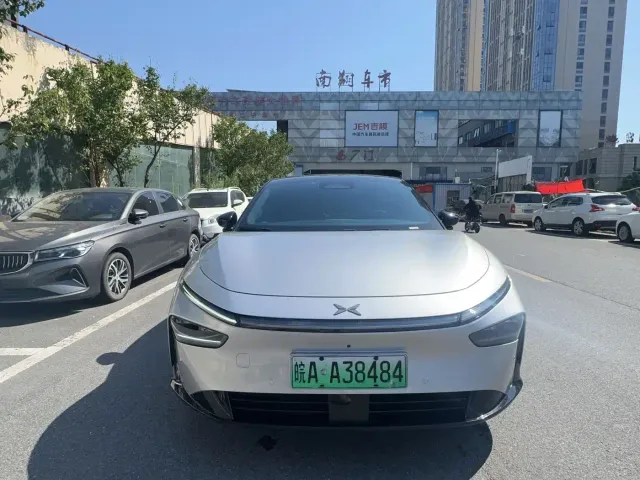 Xpeng P7+ — Фото автомобиля 3