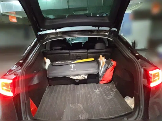 Tesla Model Y — Фото автомобиля 9