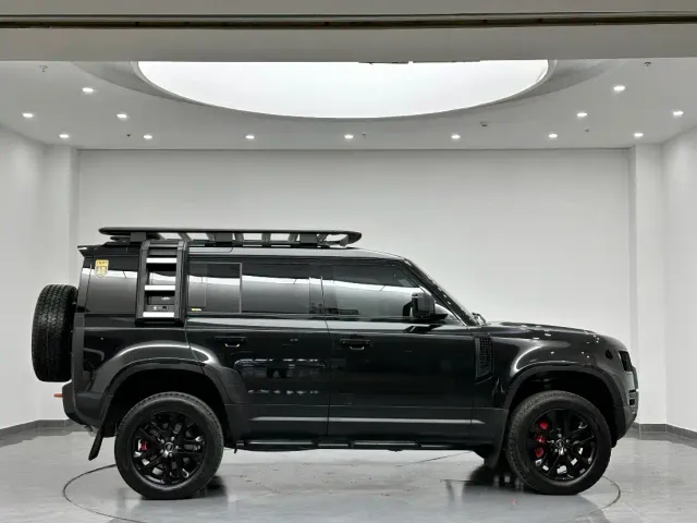 Land Rover Defender — Фото автомобиля 4