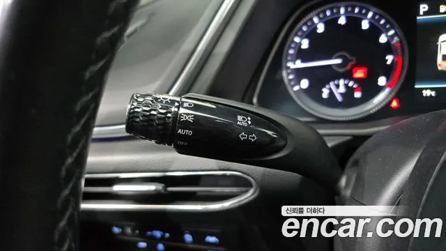 Hyundai Sonata — Фото автомобиля 24