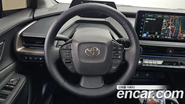 Toyota Prius Generation 5 — Фото автомобиля 13
