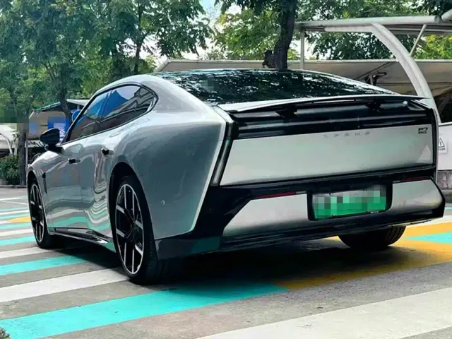 XPeng XPeng P7 2025 702km Long Range Edition — Фото автомобиля 9