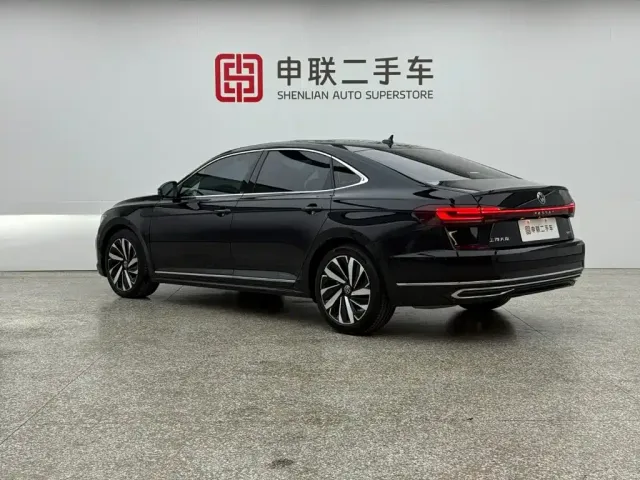 Volkswagen Passat — Фото автомобиля 3