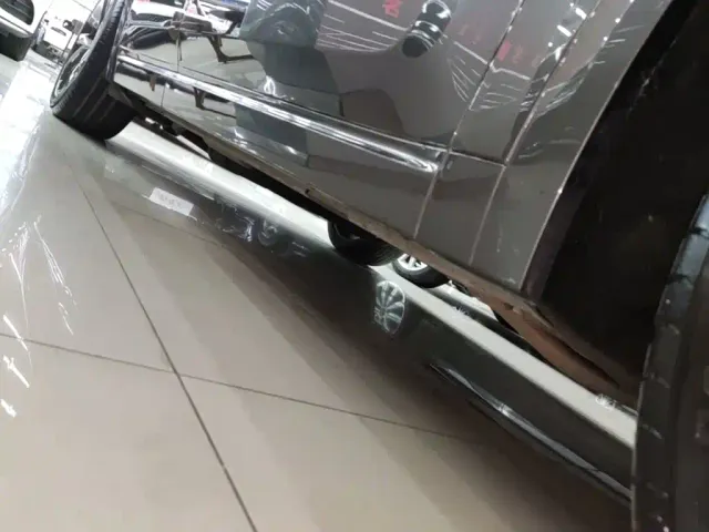 Li Auto L8 — Фото автомобиля 19