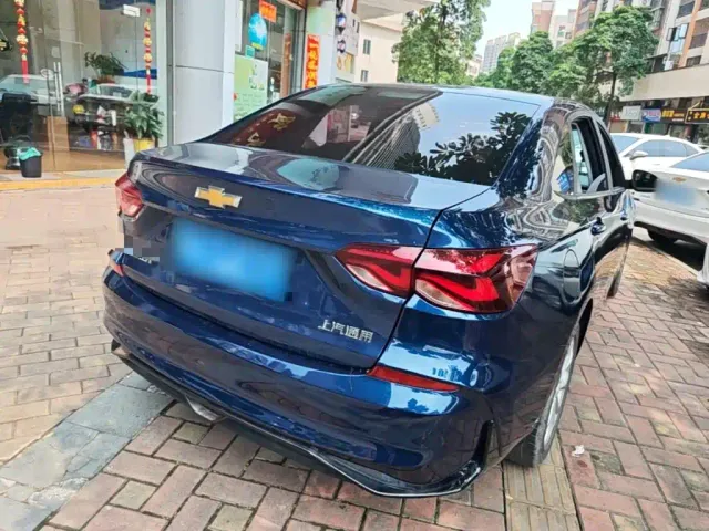 Chevrolet Monza — Фото автомобиля 6
