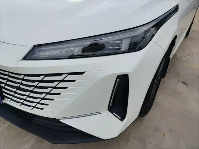 Changan Lamore — Фото автомобиля 23