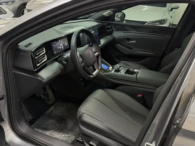 BYD Qin L — Фото автомобиля 13