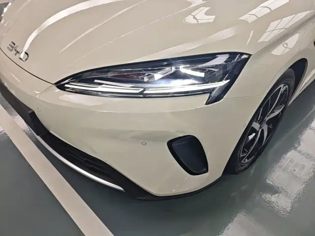 BYD Seal 07 DM-i — Фото автомобиля 23