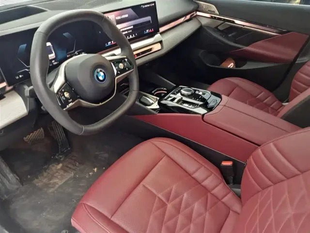 BMW i5 — Фото автомобиля 8