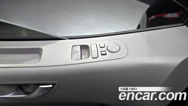 Hyundai Staria Staria 4WD Lounge 9 мест — Фото автомобиля 18