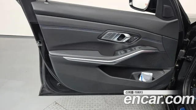 BMW 3-Series 3 серия (G20) 320i M Sport — Фото автомобиля 24