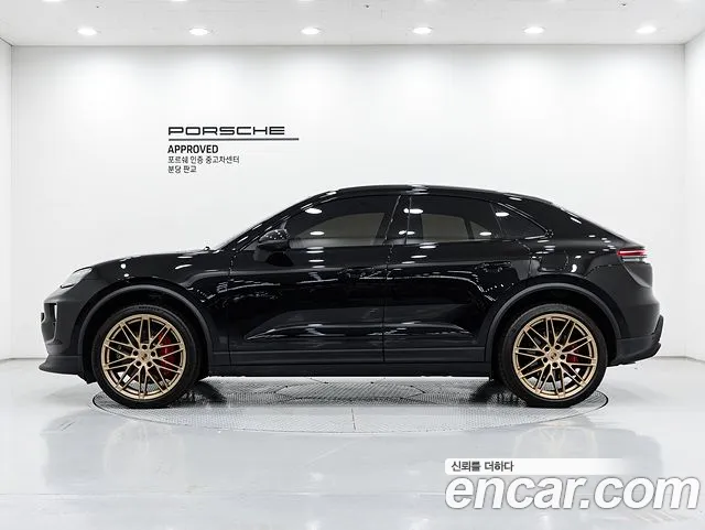 Porsche Macan — Фото автомобиля 6