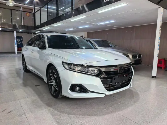 Honda Accord — Фото автомобиля 3
