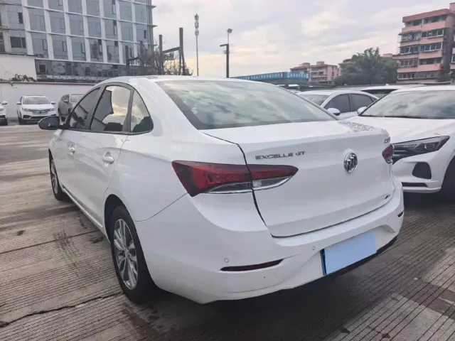 Buick Excelle — Фото автомобиля 8
