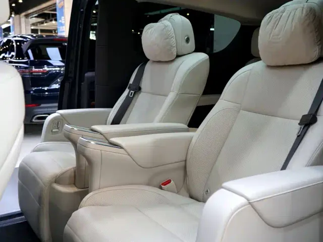 Li Auto MEGA — Фото автомобиля 14