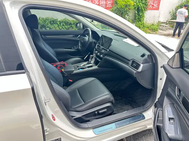 Honda Accord — Фото автомобиля 7