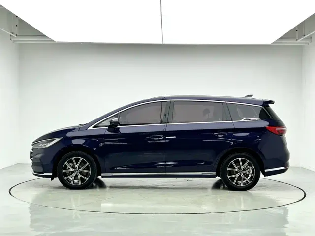 BYD Song MAX — Фото автомобиля 2