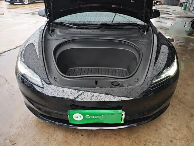 Tesla Model 3 — Фото автомобиля 19