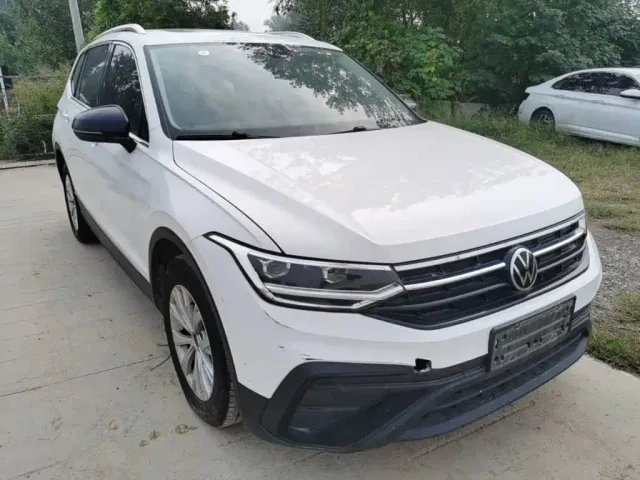 Volkswagen Tiguan L — Фото автомобиля 3