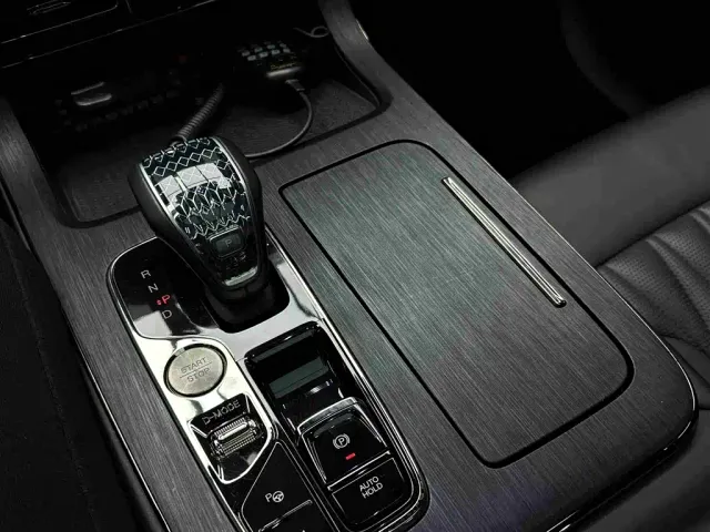 GAC Trumpchi GS8 — Фото автомобиля 24