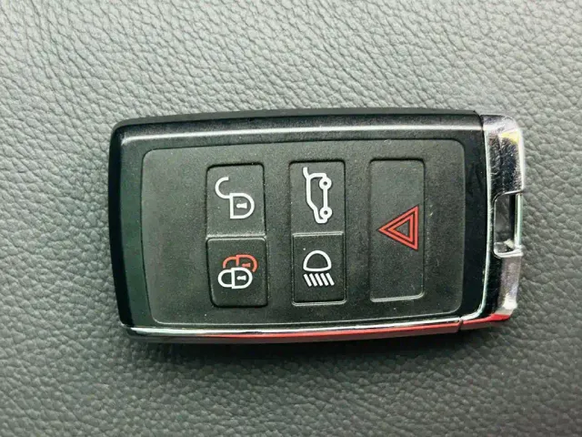Land Rover Range Rover Sport — Фото автомобиля 13