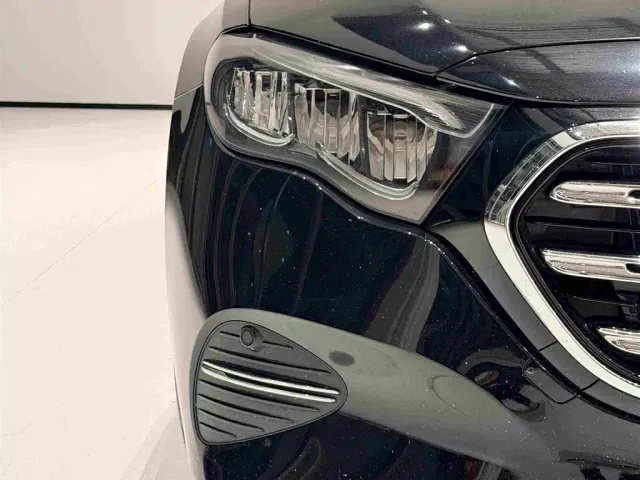 Mercedes-Benz E-Class — Фото автомобиля 12