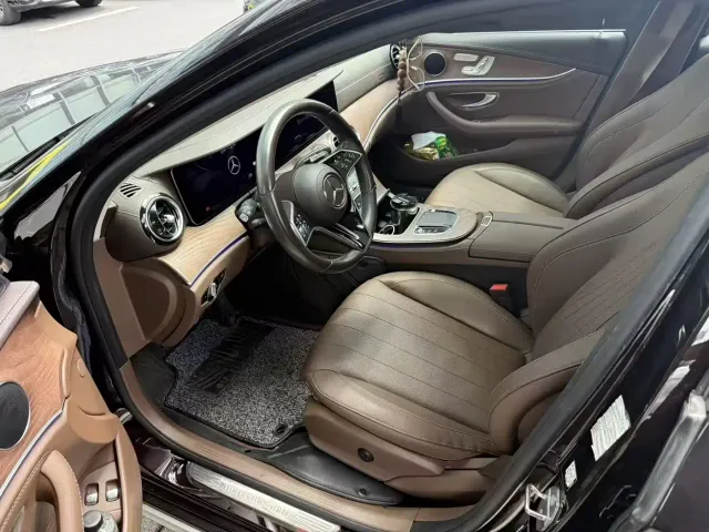 Mercedes-Benz E-Class — Фото автомобиля 7
