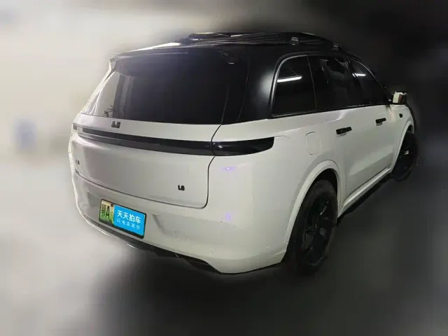 Li Auto L8 — Фото автомобиля 2