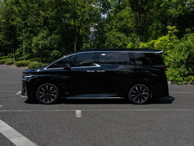 Toyota Vellfire — Фото автомобиля 13