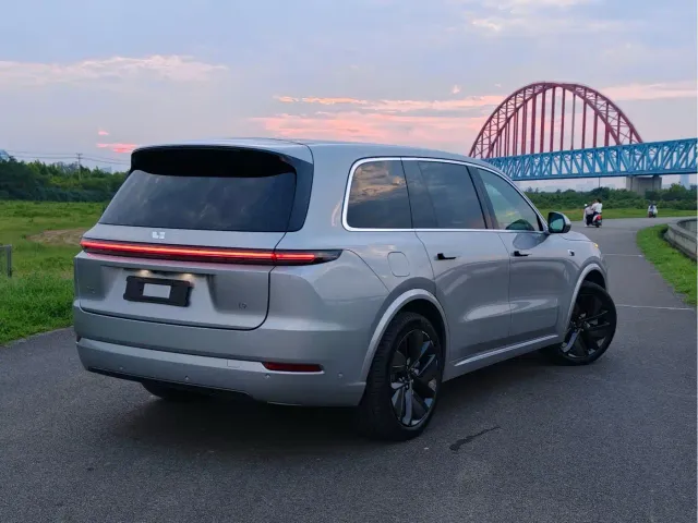 Li Auto L9 — Фото автомобиля 11