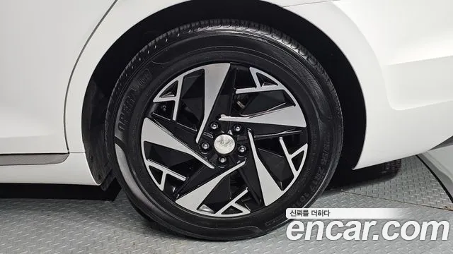 Hyundai Grandeur Grandeur (New) Hybrid — Фото автомобиля 6