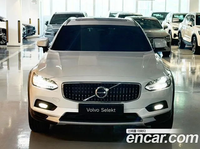 Volvo V90 — Фото автомобиля 3