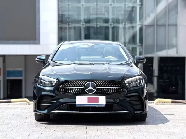 Mercedes-Benz E-Class — Фото автомобиля 2