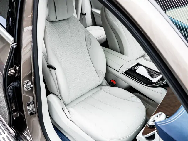 Mercedes-Benz EQE SUV — Фото автомобиля 19